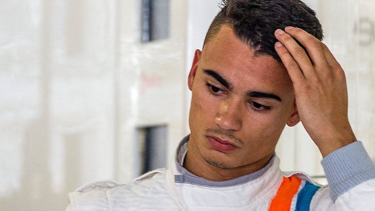 Herbe Enttäuschung bei Pascal Wehrlein. Wieder ist er nur als Zuschauer dabei.
