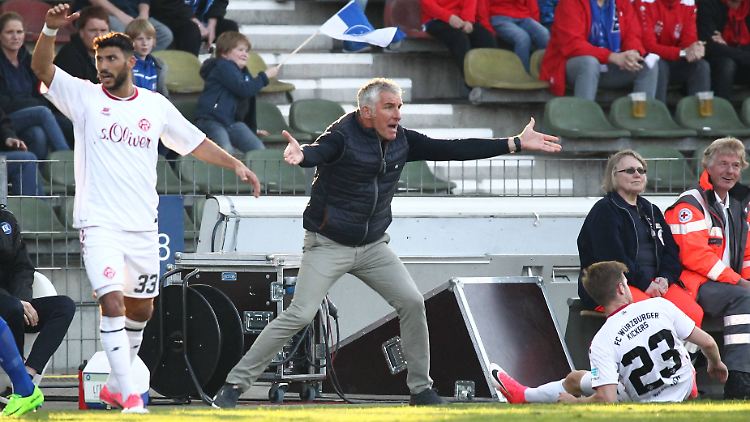 Da hilft auch alles Toben nichts: Mirko Slomka ist nicht länger Trainer des KSC.
