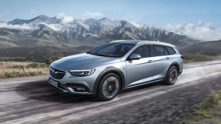Zwei Zentimeter höher und an den entscheidenden Stellen verplankt, zeigt sich der Opel Insignia Country Tourer als Kombi fürs Grobe.