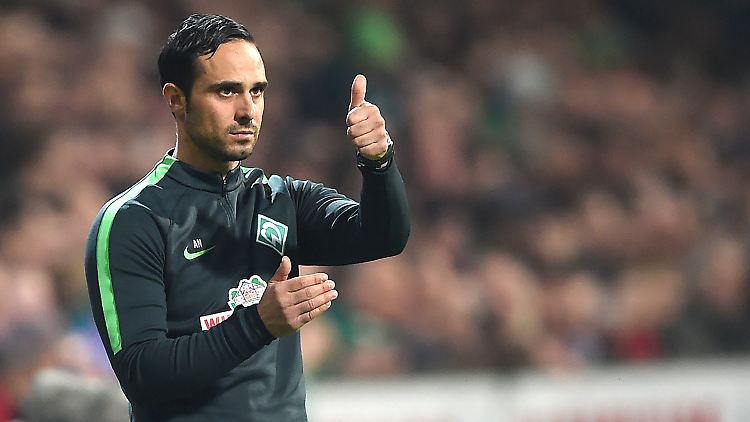 "Die Fans können heute ein Stück weit abheben. Wir bleiben am Boden", sagte Werder-Coach Alexander Nouri.