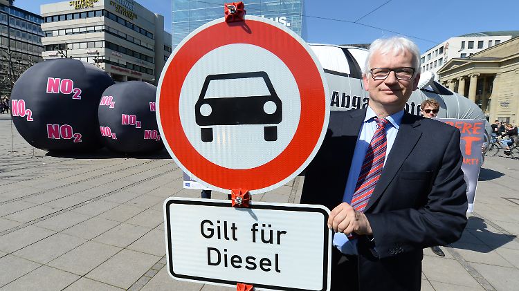 Legt sich im Kampf gegen die Luftverschmutzung mit Europas größtem Autobauer an: Der Geschäftsführer der Deutschen Umwelthilfe, Jürgen Resch.