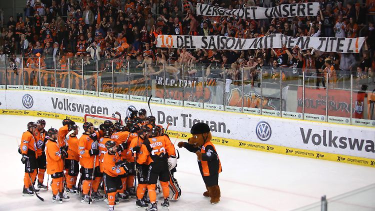 Die Wolfsburger stehen wieder im Meisterschafts-Finale - wieder gegen den Favoriten aus München.