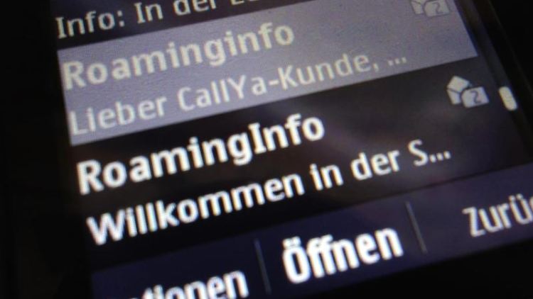 Kunden sollten ihre Mobilfunkverträge hinsichtlich der Roaming-Vereinbarungen prüfen. 