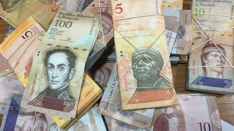 Der Bolivar verliert kräftig an Wert.