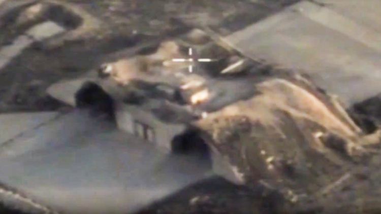 Das Bild des russischen Verteidigungsministeriums zeigt Teile des von den USA angegriffenen Luftwaffenstützpunkts.