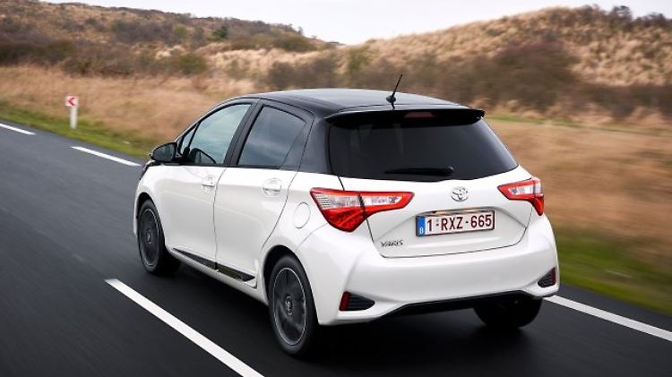 Den Kunden bietet Toyota jetzt eine größere Auswahl an farblichen Gestaltungsmöglichkeiten. Unter anderem gibt es eine Zweifarb-Lackierung.