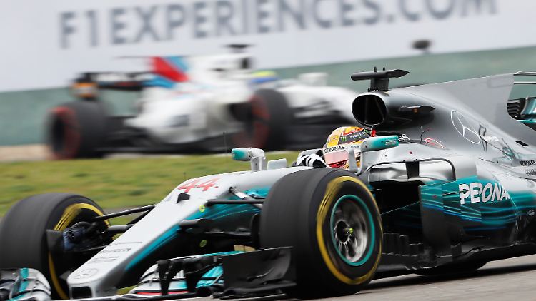 Lewis Hamilton triumphiert vor Sebastian Vettel.