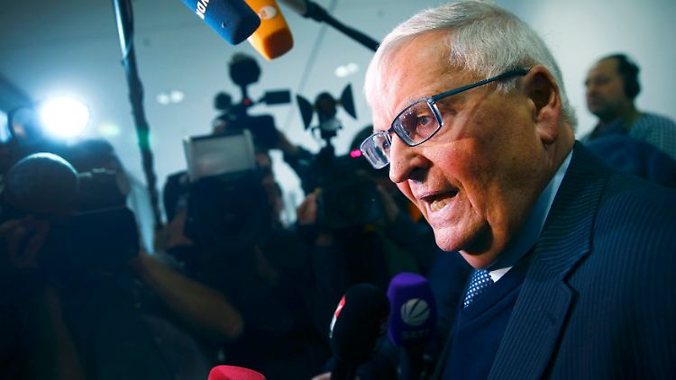 Theo Zwanziger, früherer Schatzmeister und Präsident des DFB und aktuell in die juristische Aufarbeitung des Sommermärchen-Skandals verstrickt.