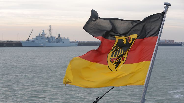 "Ein Blick auf unseren Alltag zeigt, dass die Marine bereits heute bis an ihre Grenze belastet ist."