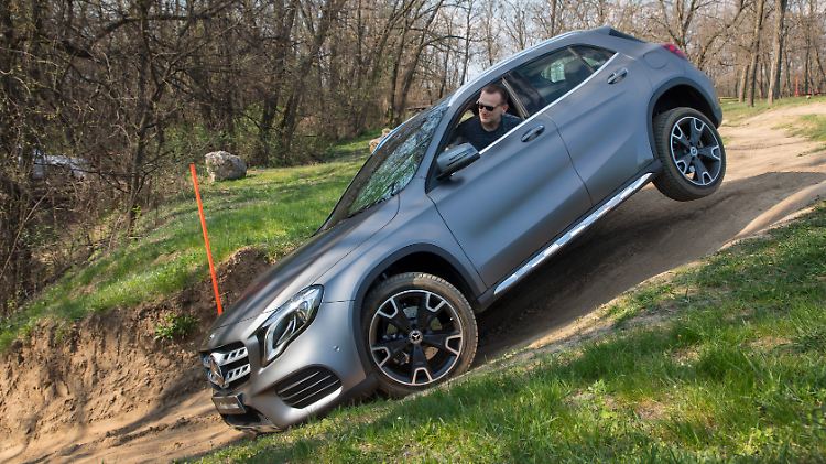 Wer den Allradantrieb wählt, hat auch das Offroad-Paket, und damit ist im GLA so einiges möglich, wie der Autor feststellen konnte.