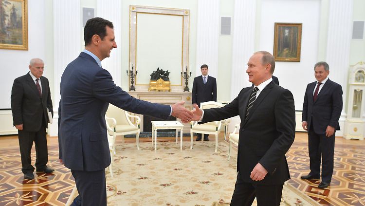 Schon seit Jahren steht Russland der syrischen Regierung bei: Assad und Putin hier bei einem Treffen im Jahr 2015.