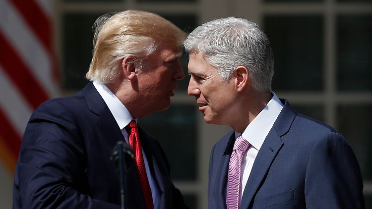 Donald Trump und Neil Gorsuch.