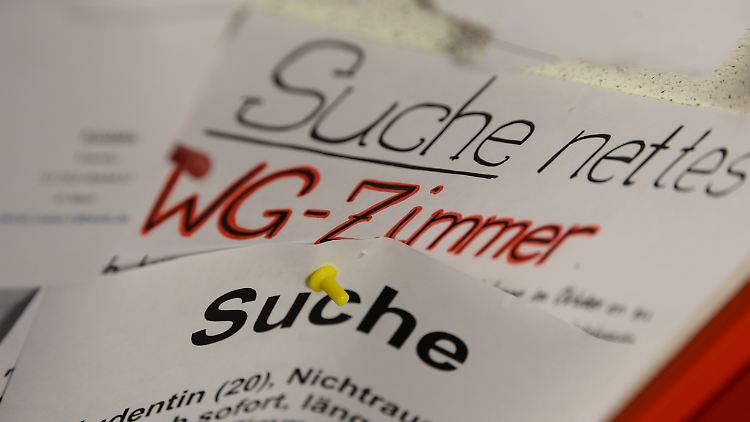 Auch günstige Zimmer in Wohngemeinschaften sind in manchen deutschen Städten hart umkämpft.