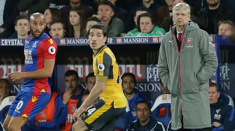 Arsène Wenger steht bei Arsenal London seit Wochen unter Druck - jede Niederlage macht es schlimmer.