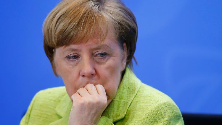 Sie sei "tief bestürzt" über den Tod des OZSE-Mitarbeiters, sagte Merkel.