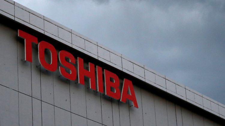 Toshiba macht rund eine halbe Milliarde Euro mehr Verlust als erwartet.