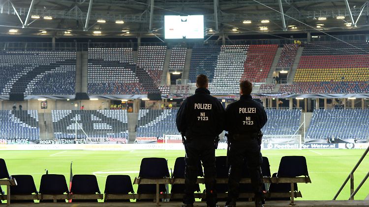 Am 17. November wird das Fußball-Länderspiel zwischen Deutschland und den Niederlanden abgesagt. 