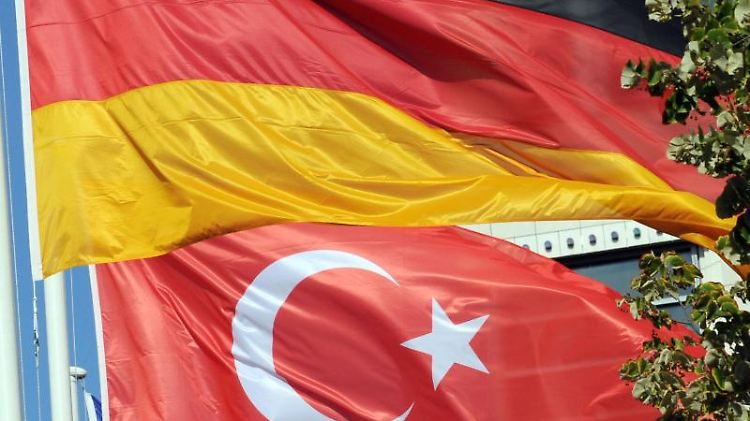 Das Asyl für einige türkische Soldaten und ihre Familien in Deutschland schmeckt der Türkei gar nicht.