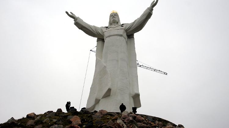 Nach fünfjähriger Bauzeit ist die Christusstatue nun in seiner ganzen Pracht zu bewundern.