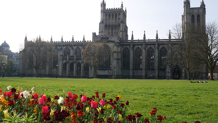 Blick auf die Bristol Cathedral - auf dem Green College.