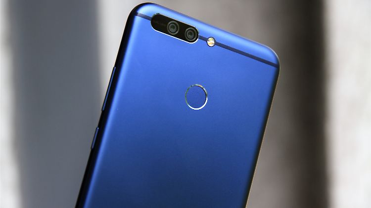 Edles kühles Blau: Das Honor 8 Pro sieht sehr schick aus.