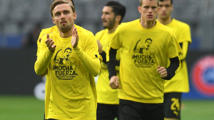 Die BVB-Profis um Kapitän Marcel Schmelzer stehen vor einer emotionalen Ausnahmesituation