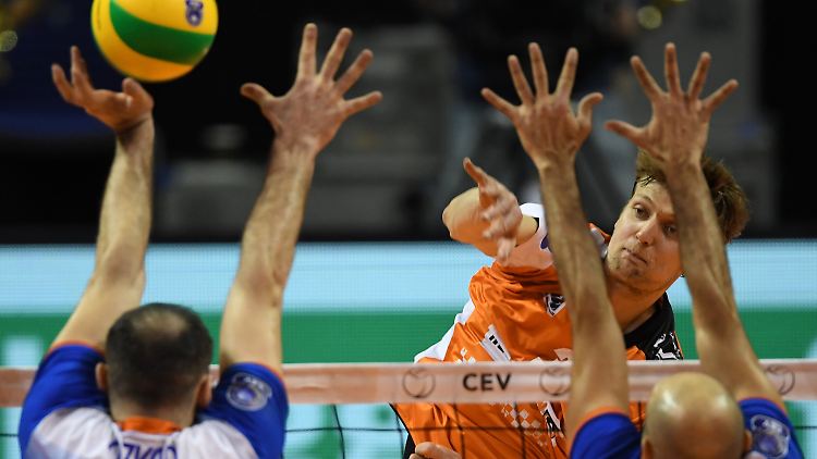 In Moskau erfüllten sich die Berliner Volleyballer den Traum von Rom.