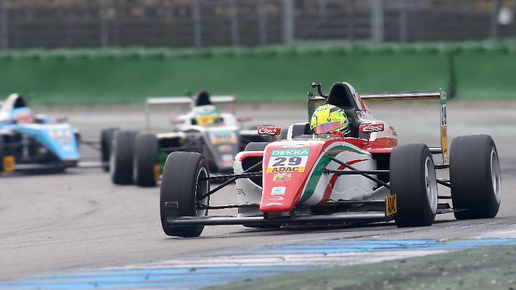 Mick Schumacher in seinem neuen Dienstwagen.