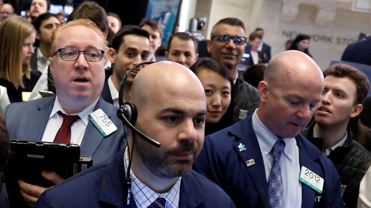 Gedrängel im Gründonnerstagshandel an der Nyse: Trump löst neue Kursturbulenzen aus.