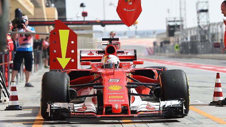 Sebastian Vettel ist derzeit pfeilschnell unterwegs - Red Bull wittert Schummeleien.