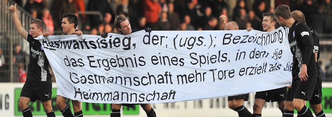 Darum gehts: Nämlich im fremden Stadiom meht Tore zu schießen als der Gastgeber.
