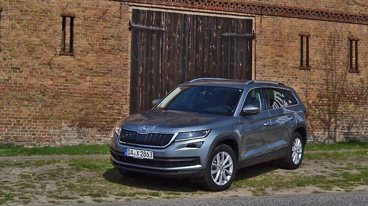 Mit 4,70 Meter ist der Skoda Kodiaq ein echtes Trumm, das gerne in der Oberklasse verortet werden darf.
