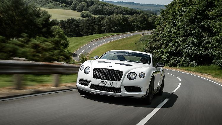 Der Bentley Continental GT3-R ist der dickste unter den Straßenrennwagen.