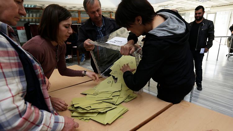 Die Auszählung ist im Gange, wie hier in der Hauptstadt Ankara. 