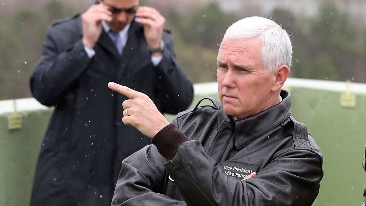 Mike Pence an der Grenze zu Nordkorea.
