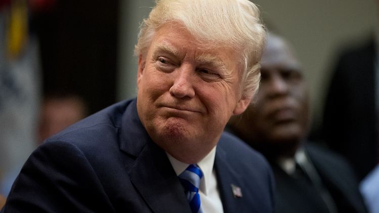 Donald Trump will die Regelungen bei der Vergabe von Arbeits-Visa verschärfen.