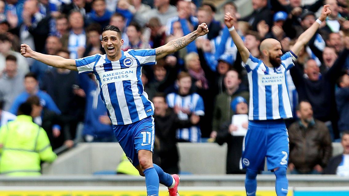 Der Tabellenführer gewann sein Heimspiel gegen Wigan Athletic 2:1und steht mit 92 Punkten souverän vor Newcastle.