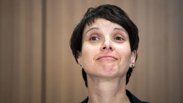 Frauke Petry will die AfD in Regierungsverantwortung sehen, die Rechtsnationalen in der Partei stemmen sich dagegen.