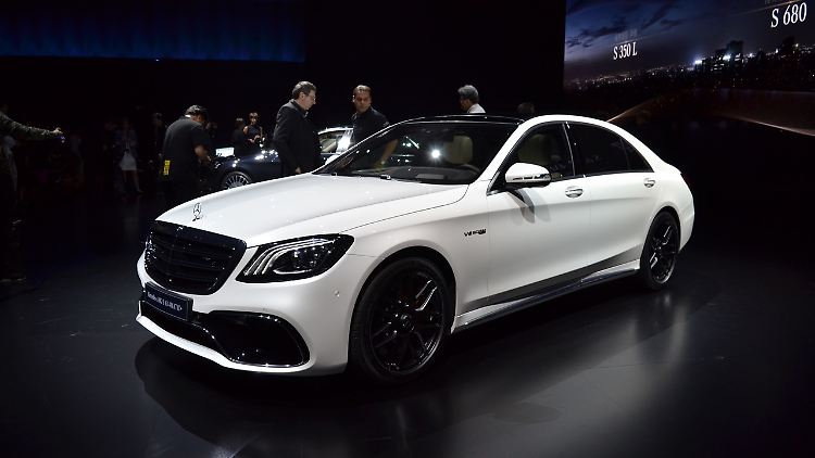 Die potenteste Variante einer S-Klasse ist der AMG S 63 mit neuem V8-Triebwerk.