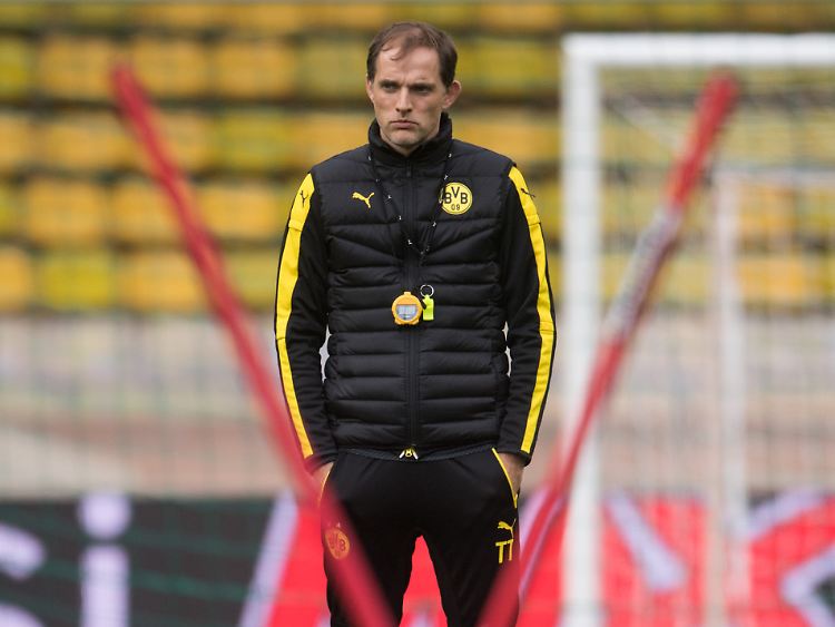 Bei BVB-Trainer Thomas Tuchel und seinem Team weckte die Wartezeit im Bus unangenehme Erinnerungen.