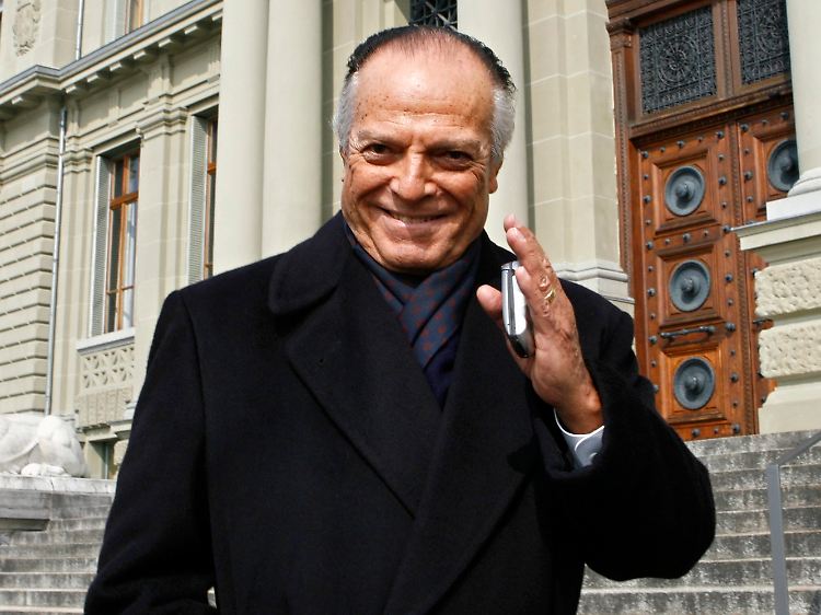 Ruben Acosta - im Jahr 2006 vor dem Schweizer Gericht, das ihn kurz zuvor im Korruptionsskandal freigesprochen hatte.
