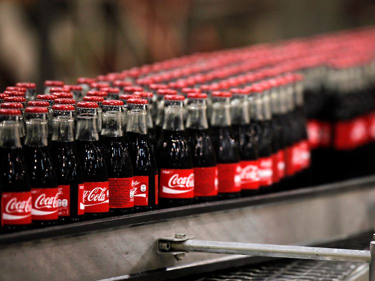 Das Problem mit Schwermetallen in der Farbe trat schon einmal auf, betraf aber damals auch nur Werbematerial und nicht das eigentliche Produkt, die Brause.