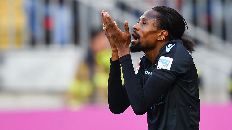 Abdoulaye Ba und seine "Löwen" sind verzweifelt.