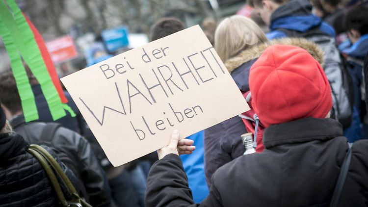 Auch in deutsche Städten wird demonstriert, wie hier in Stuttgart.