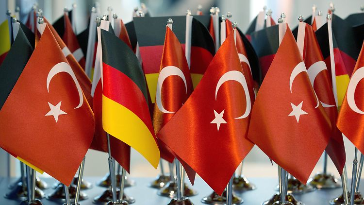 Reaktion auf schwächelnde türkische Wirtschaft.
