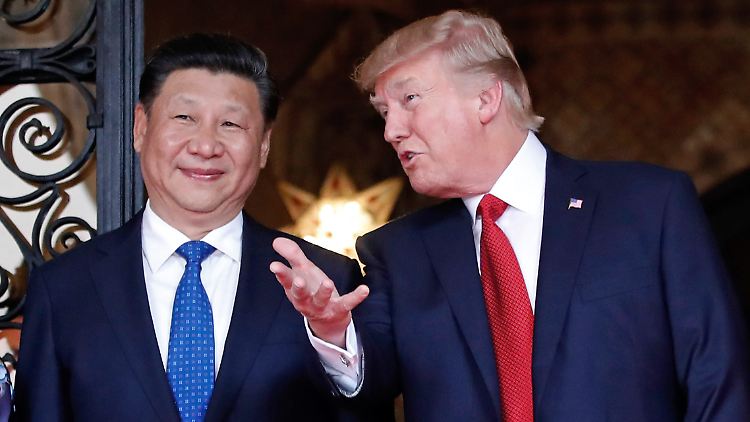 Chinas Staatschef Xi Jinping bittet Donald Trump um Zurückhaltung im Streit mit Nordkorea.