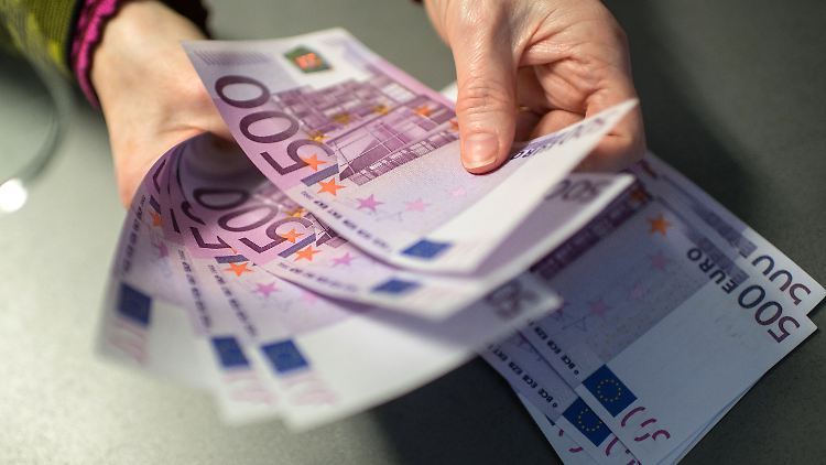 Bei der Geldannahme gilt das Prinzip der Vertragsfreiheit.