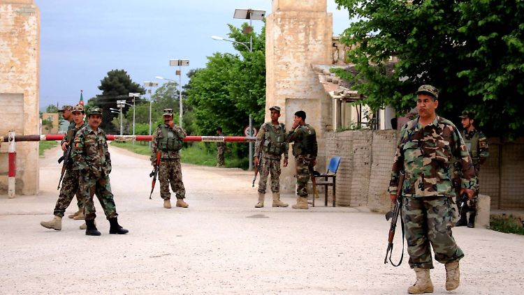 Seit dem Anschlag auf eine Militärbasis in Masar-i-Scharif herrscht erhöhte Alarmbereitschaft.