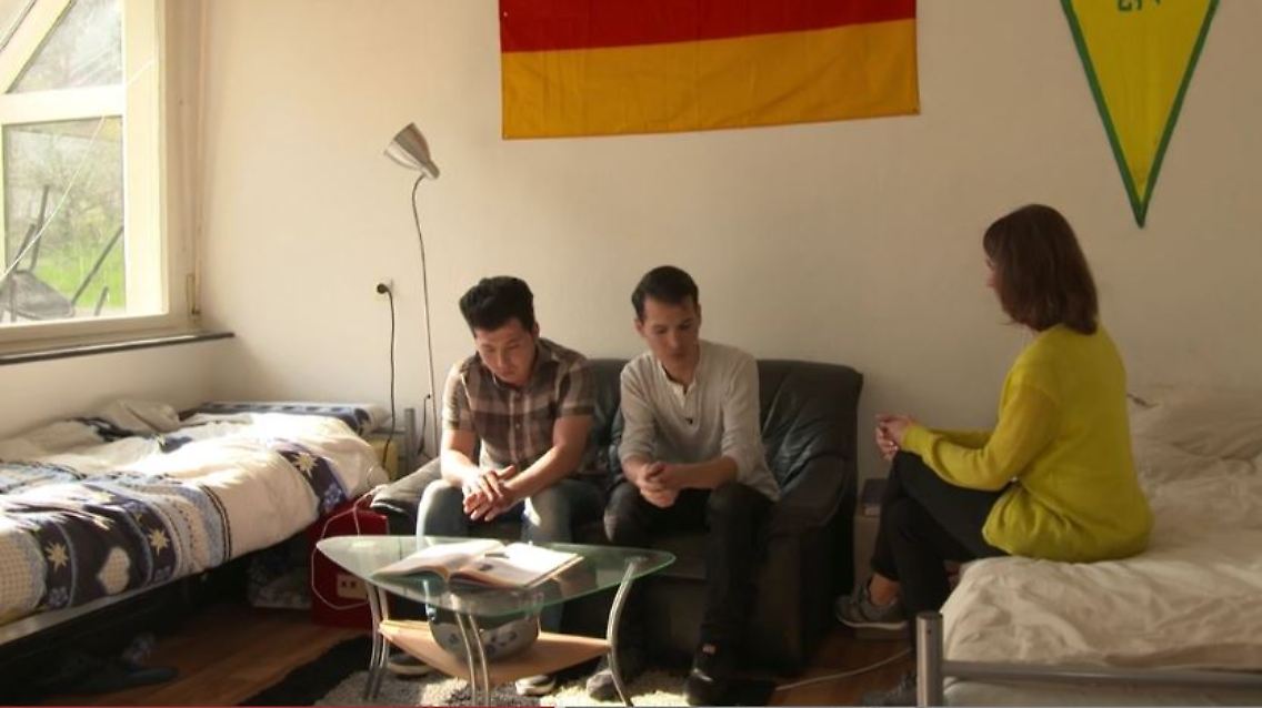 nah dran flüchtlinge.JPG