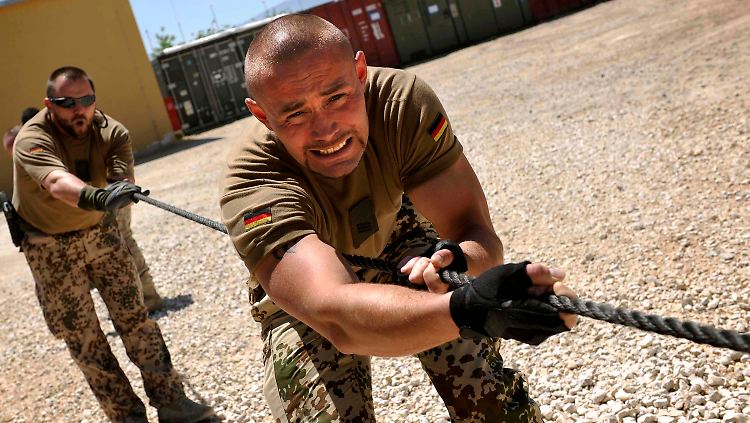 Soldaten der Bundeswehr müssen fit sein. Welche sportlichen Aktivitäten gehören allerdings tatsächlich zur Arbeit und welche sind Privatvergnügen?